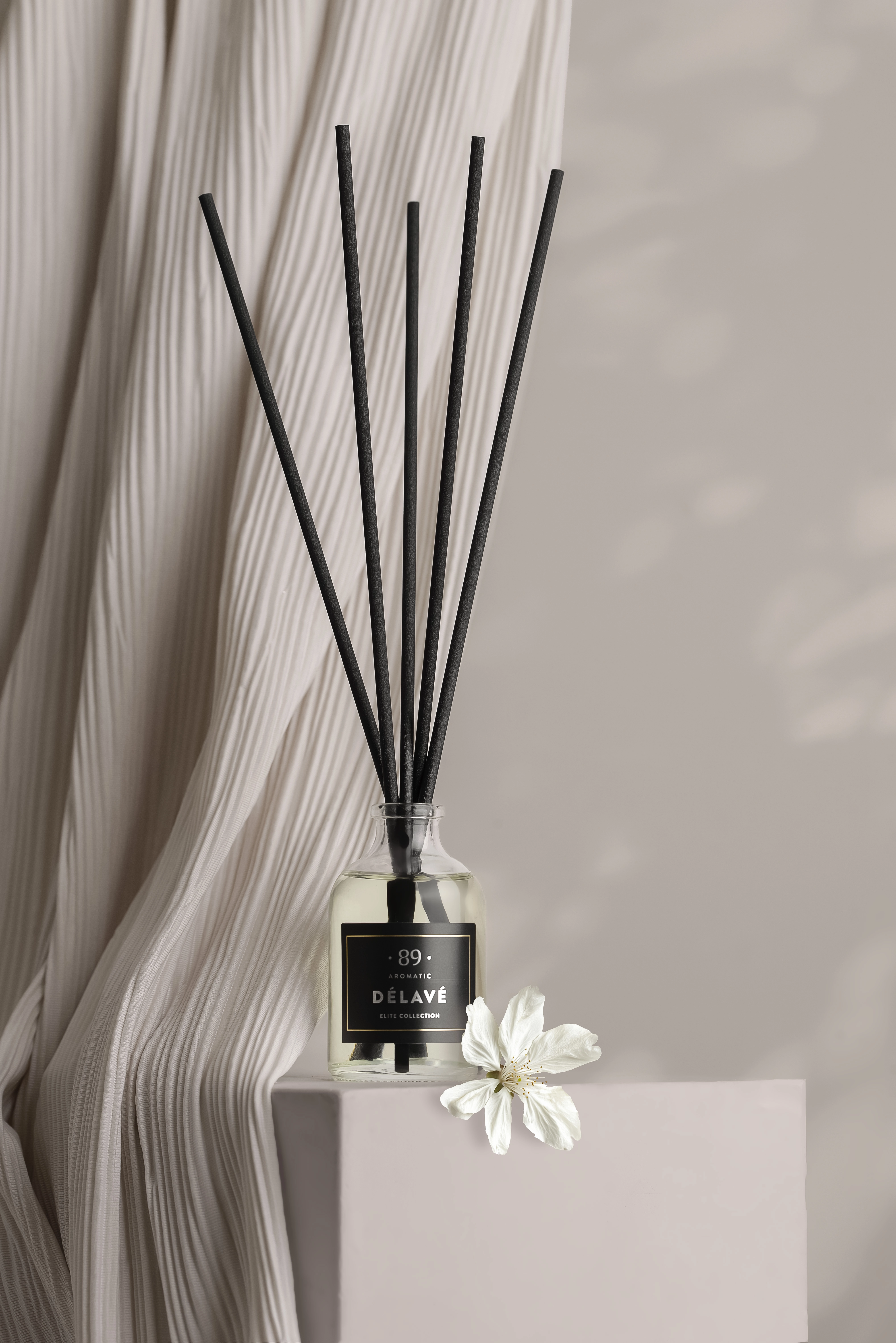 Elegantiški aromato skleidikliai su lazdelėmis DELAVE 50ml namų kvapas