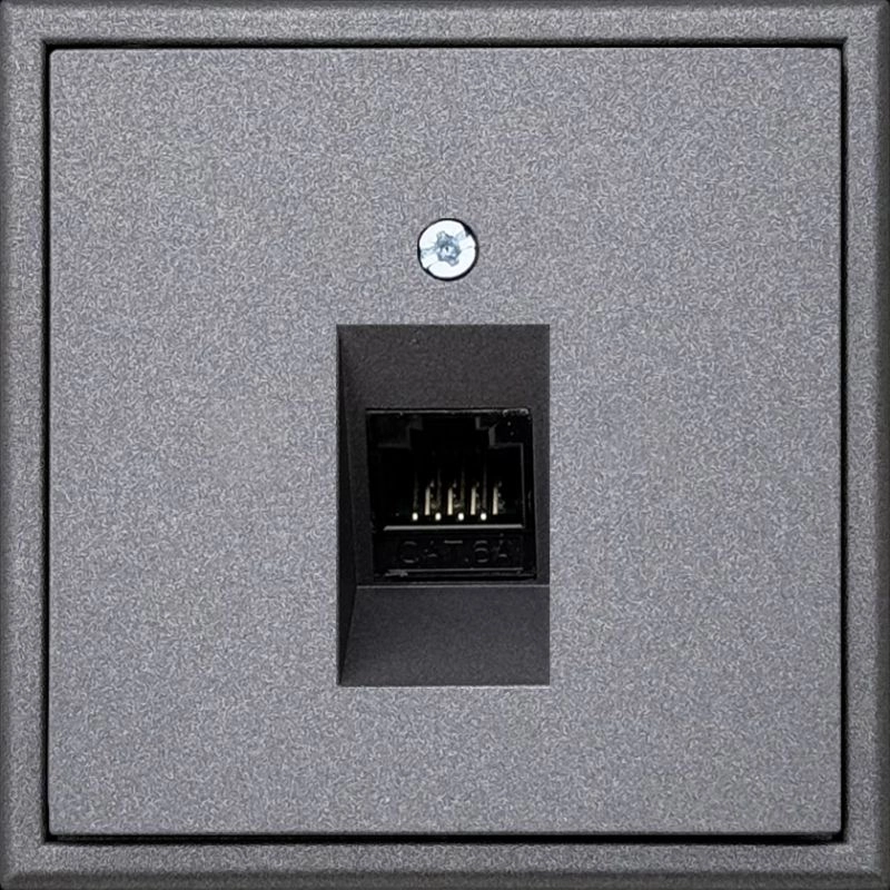 LIZDAS KOMPIUTERIO SU 1X MODULIU LIREGUS MODERN RJ45 KAT.6A JUODA MATINĖ SPALVA BE RĖMELIO IKL-001-01.M/BM