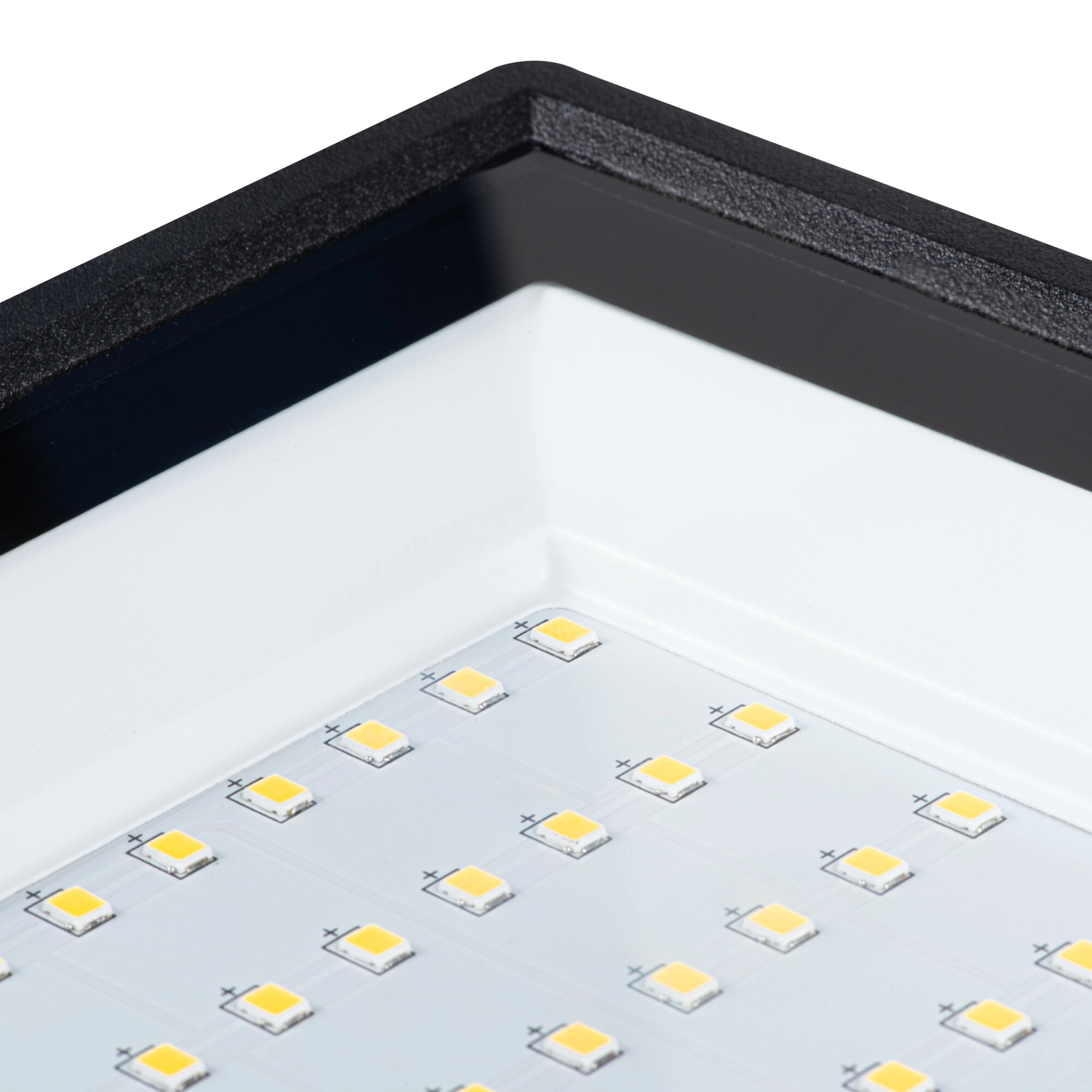 Energiją taupantis LED prožektorius 1700 lumenų su IP65 apsauga