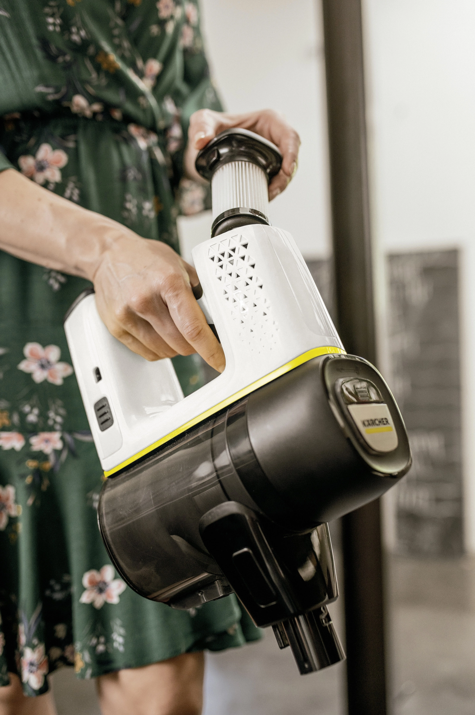 KARCHER VC6 siurblys su elektrininiu mini turbo šepečiu baldams