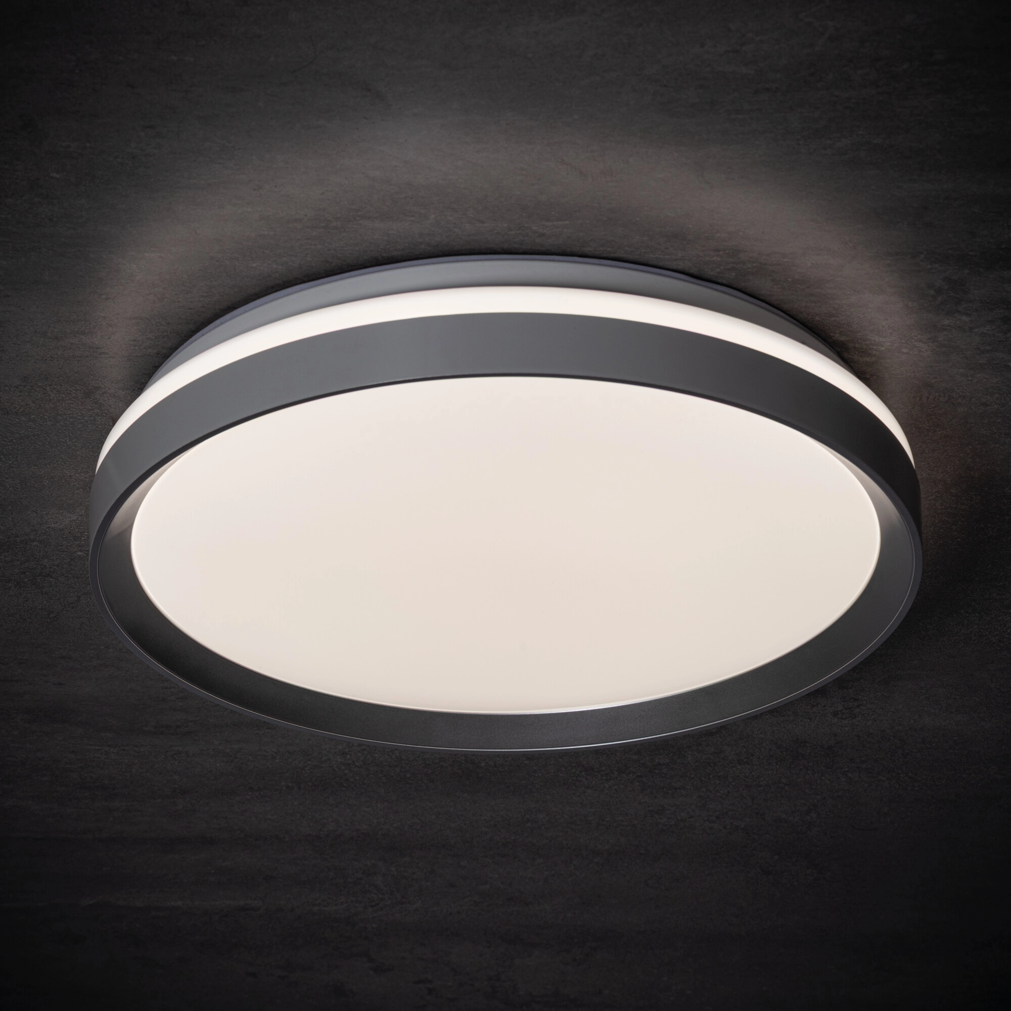 Minimalistinis lubinis šviestuvas LIXAN 3900 lumenų