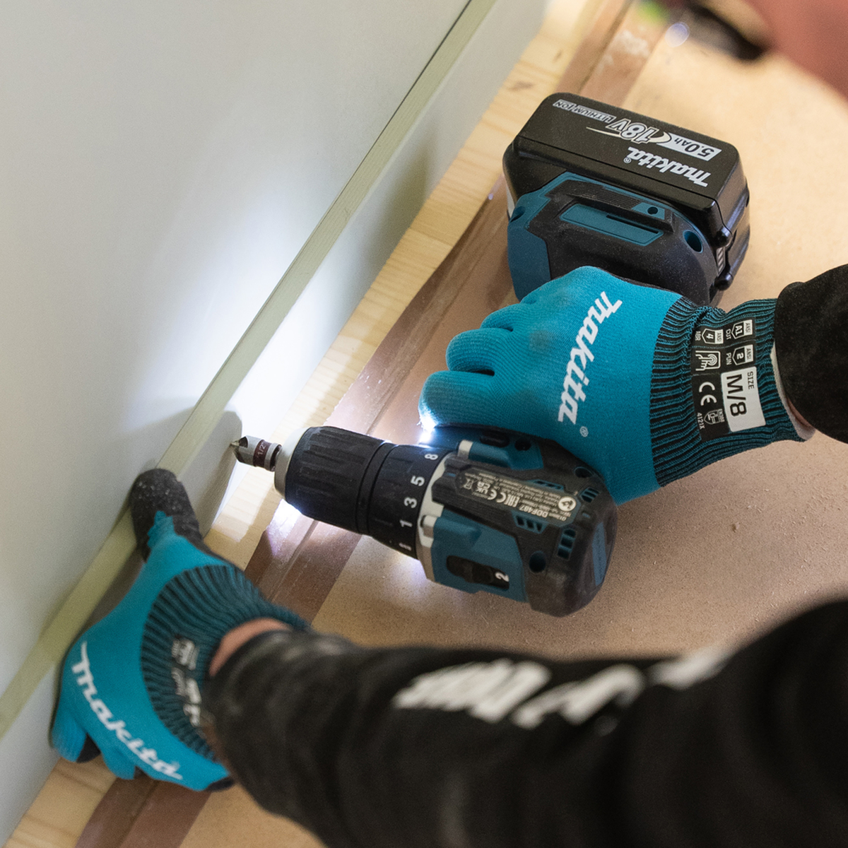 Makita DDF487RAJ dviejų greičių gręžtuvas statybos darbams
