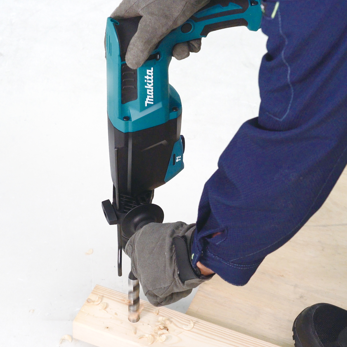 Makita HR2670FT perforatorius su priedais