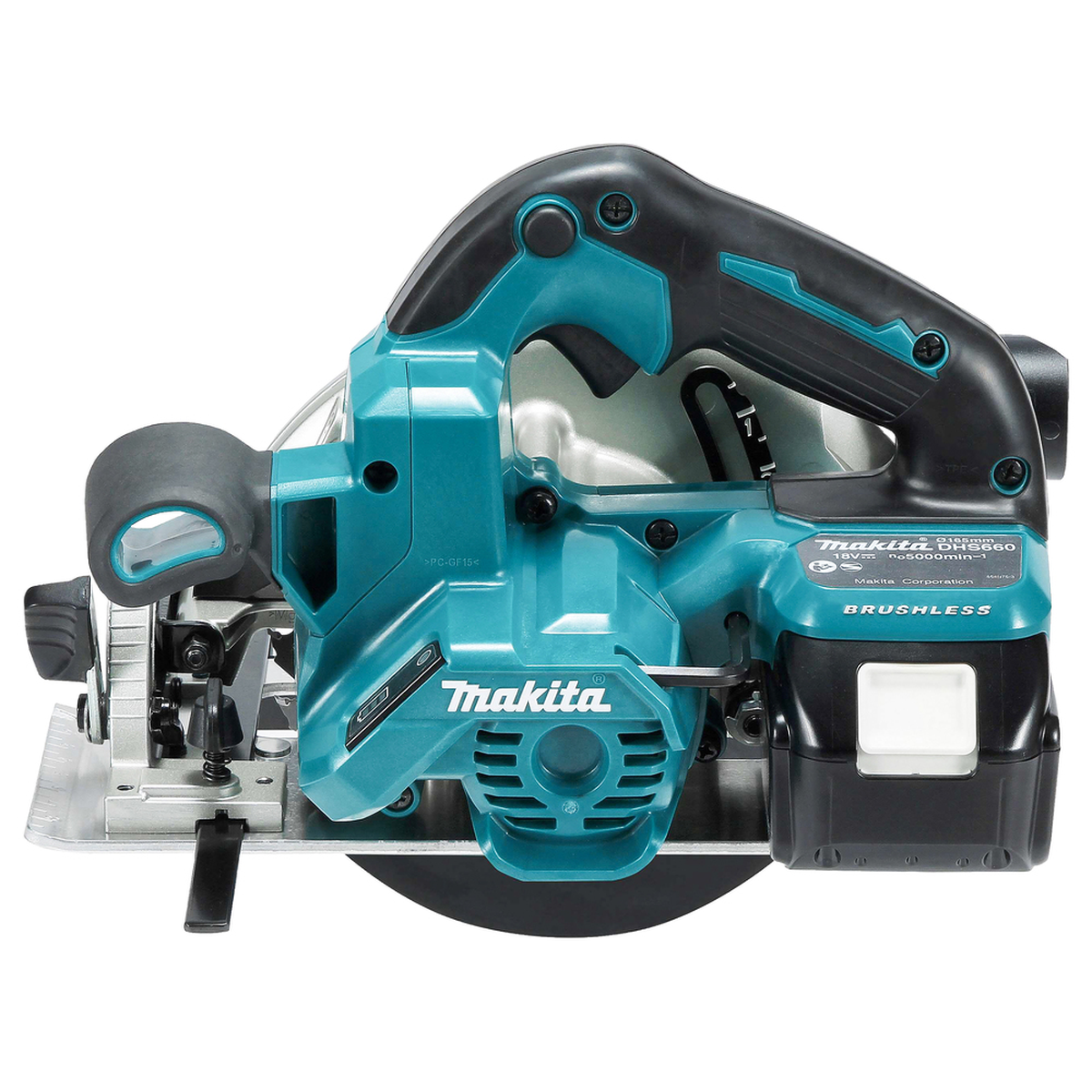 18V akumuliatorinis MAKITA diskinis pjūklas darbe