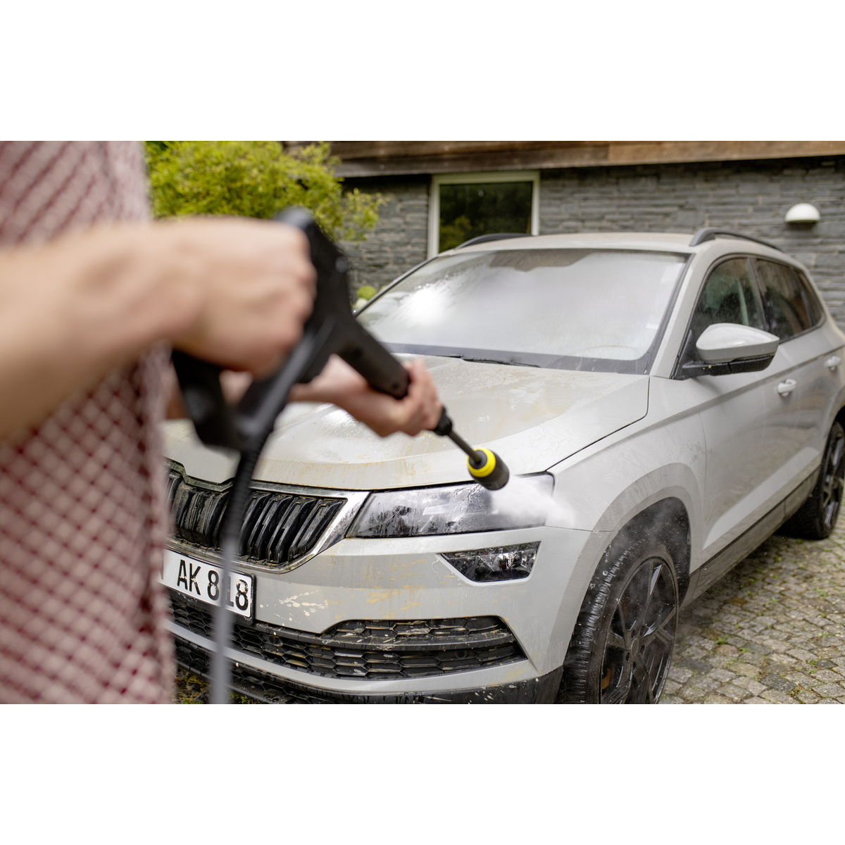 KARCHER K 5 plovykla automobilio plovimui veiksmui