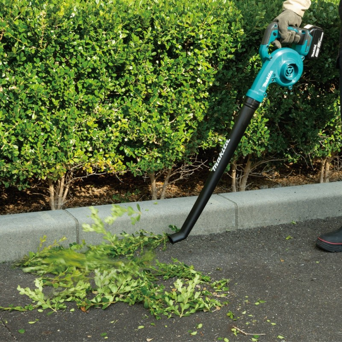 Lengvas MAKITA DUB186SFX1 pūstuvas gyvenamosioms teritorijoms