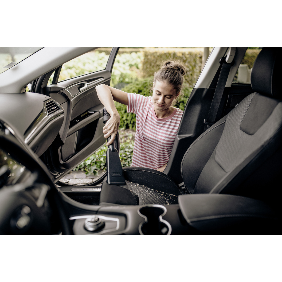 Pilnas Kärcher priedų komplektas automobilio švarai
