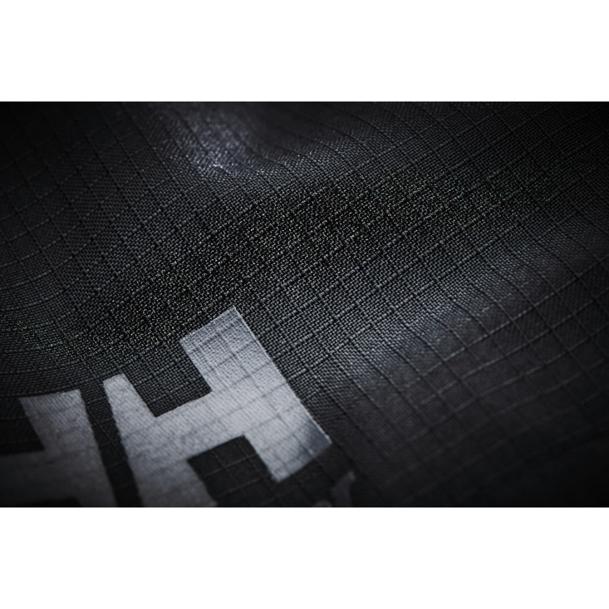 Helly Hansen juodos spalvos darbinė striukė su logotipu