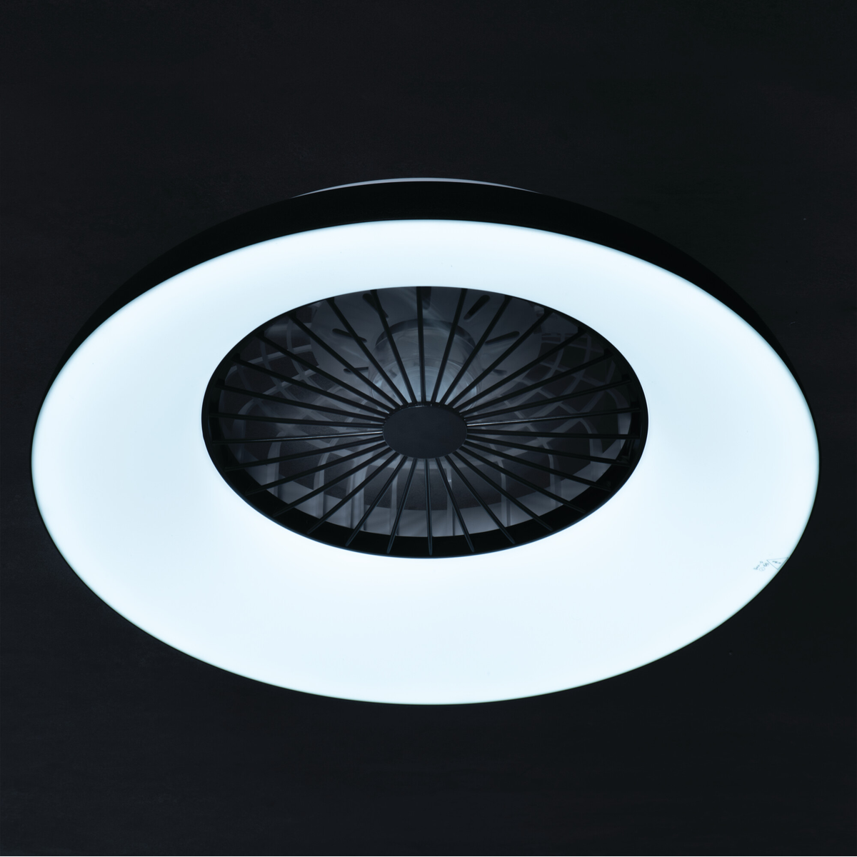 Kanlux PLAVE ventiliatorius RGB spalvomis miegamajame