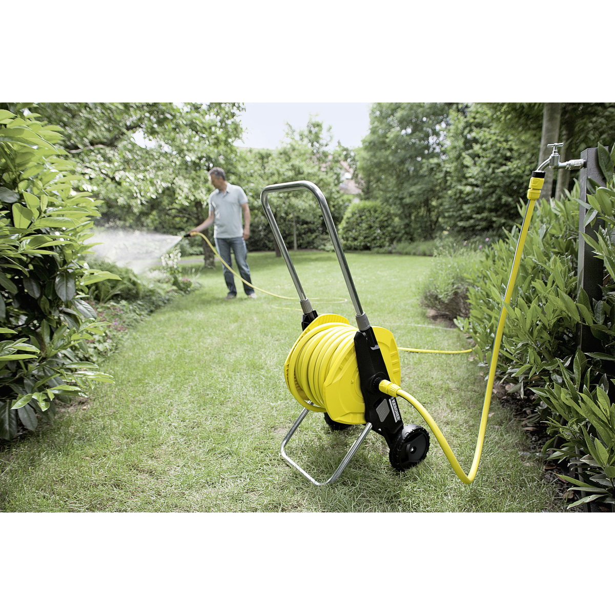 Karcher vežimėlio komplektacija su purškimo antgaliu ir jungtimis
