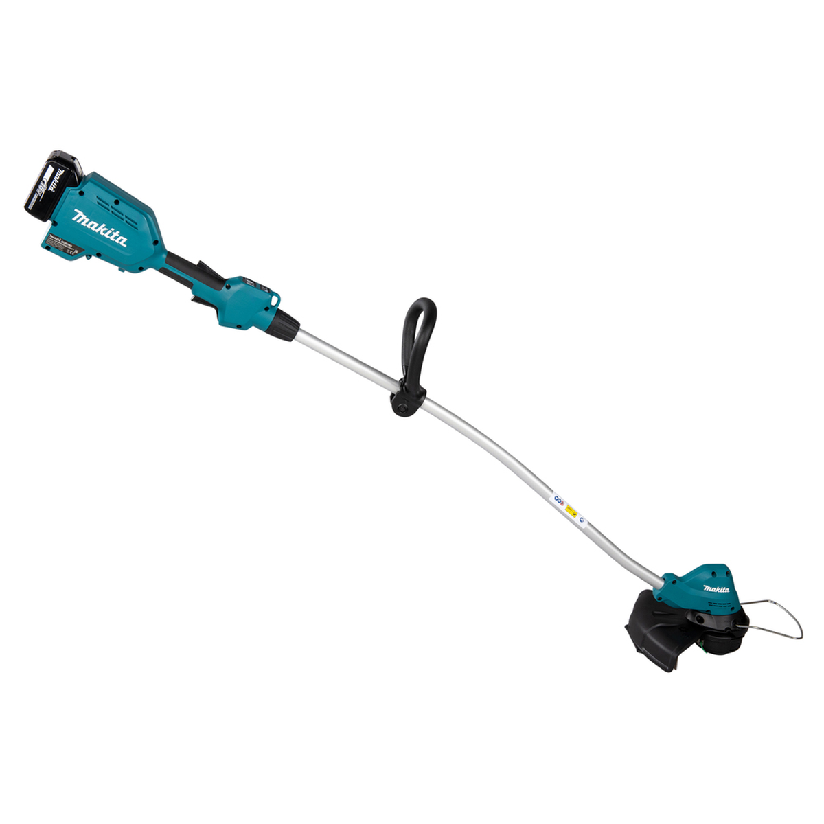 Makita 18V trimeris veikiantis žolės pjovimo procese